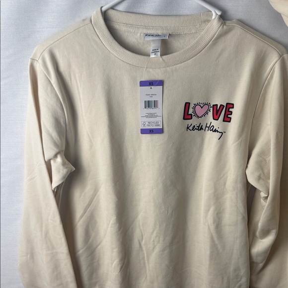 Cream Sweatshirt and Joggers Set with Heart Graphic - Picture 2 of 11